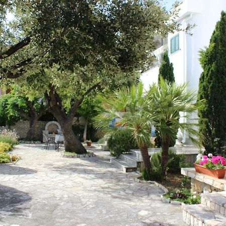 Apartments Culjak Rab Раб Екстериор снимка