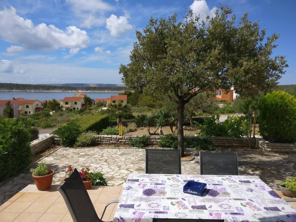 Apartments Culjak Rab Раб Екстериор снимка