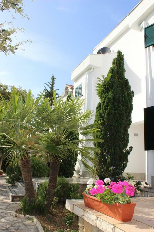 Apartments Culjak Rab Раб Екстериор снимка
