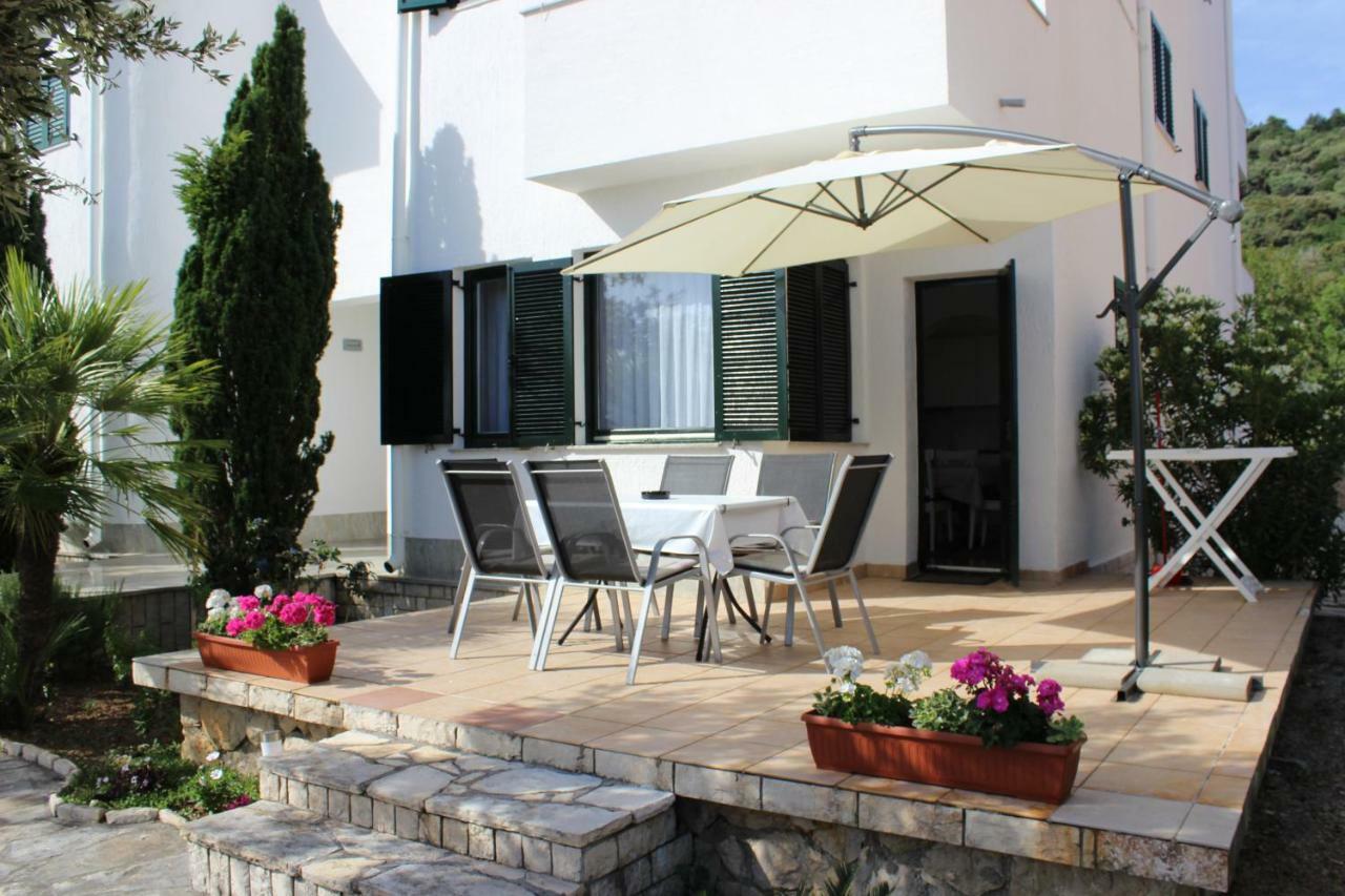 Apartments Culjak Rab Раб Екстериор снимка